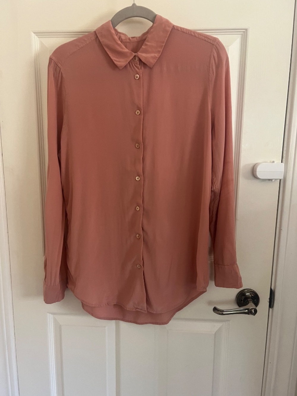 Equipment Femme Blush Pink 100% Silk Button Up Blouse Small - Picture 4 of 5